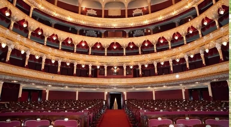 Teatr Wielki Poznań kalendarium - pełny harmonogram wydarzeń i spektakli