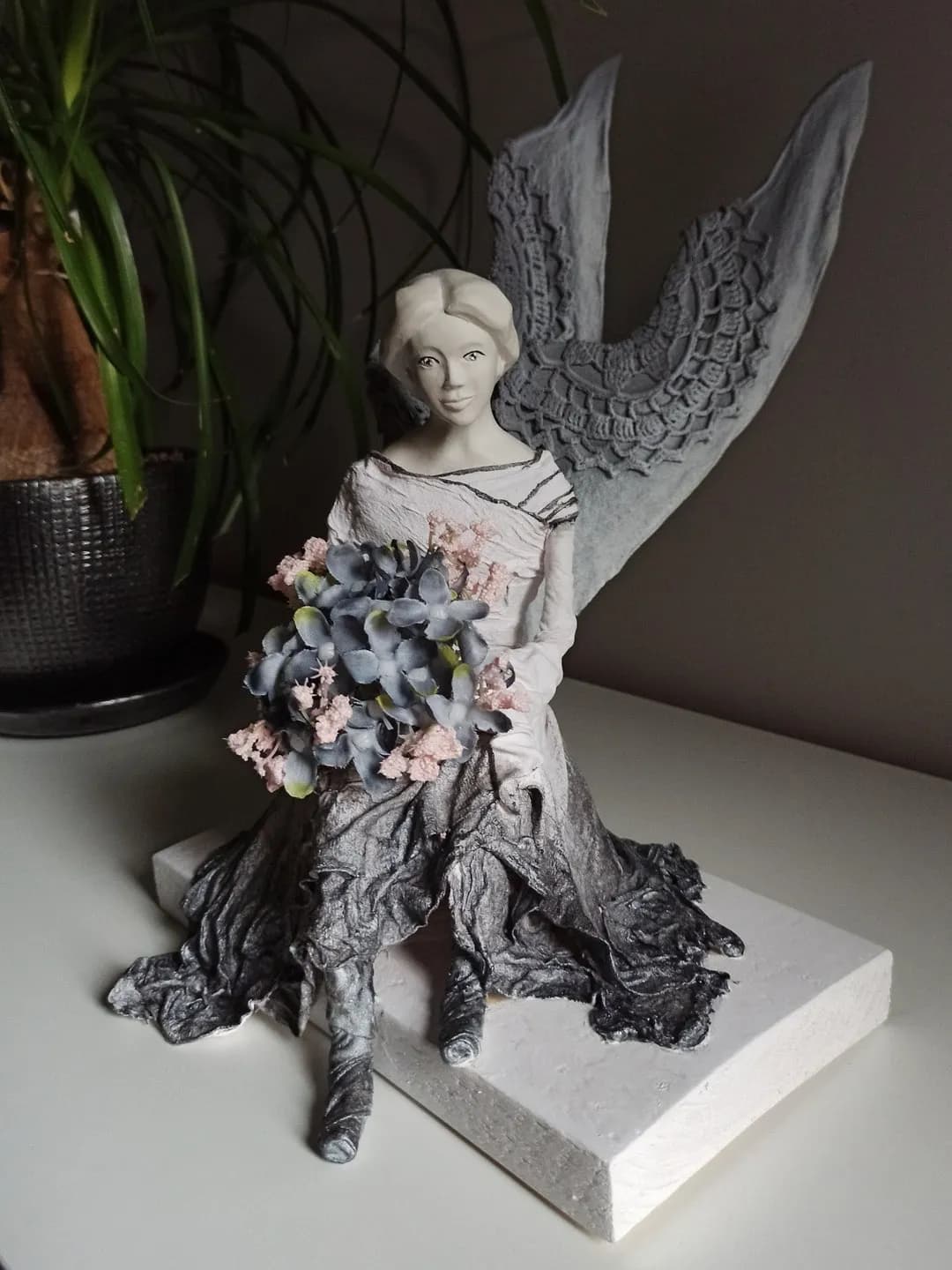 Jak tworzyć rzeźby z tkaniny? Proste techniki i inspiracje dla początkujących