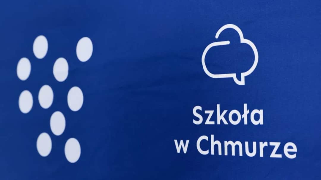 Ile kosztuje szkoła w chmurze? Sprawdź koszty i korzyści edukacji online