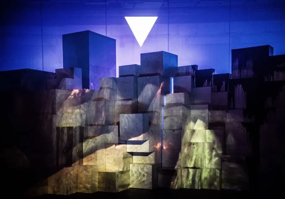 Uczta teatr nowy - odkryj głębię filozofii w fascynującym spektaklu