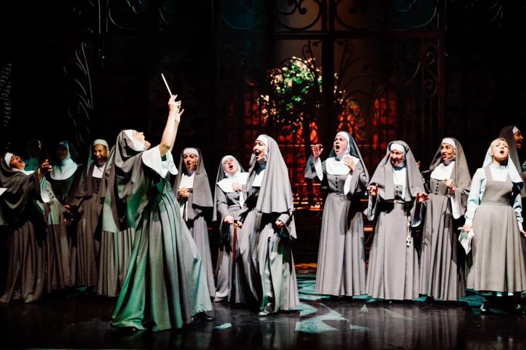 Opinie o zakonnica w przebraniu w teatrze rozrywki – co mówią widzowie?