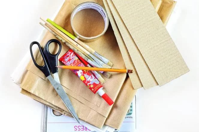 Jak stworzyć rzeźbę z papieru i kleju – proste kroki dla początkujących i inspiracje