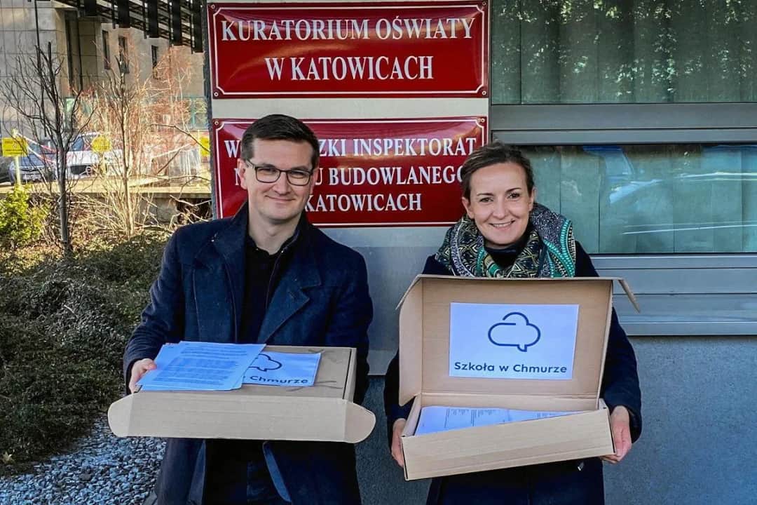 Czy szkoła w chmurze jest legalna? Sprawdź, co mówią przepisy i czy warto