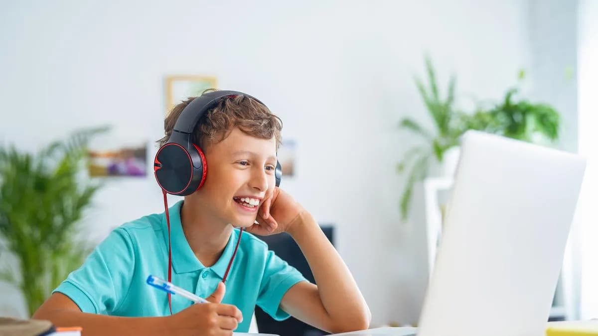 Czy szkoła w chmurze jest płatna? Sprawdź koszty i korzyści platformy edukacyjnej