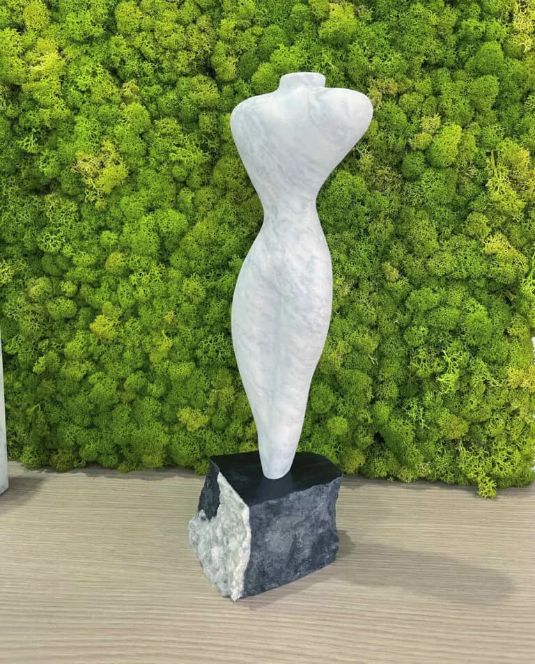 Rzeźba z marmuru: historia, techniki tworzenia i gdzie znaleźć wyjątkowe dzieła